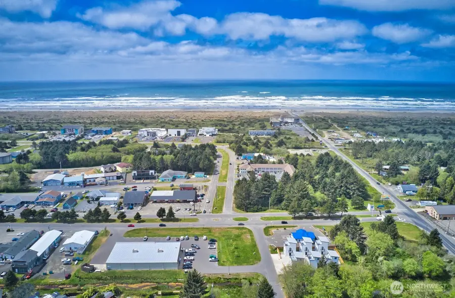 899 Ocean Shores Boulevard Nw, Ocean Shores, WA 98569 - #3