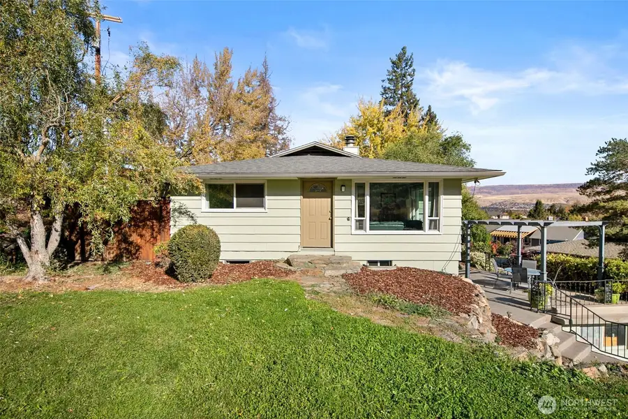 1216 Crawford, Wenatchee, WA 98801 - #2