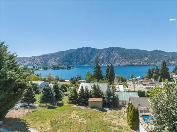 327 Lakeshore Drive, Manson, WA 98831