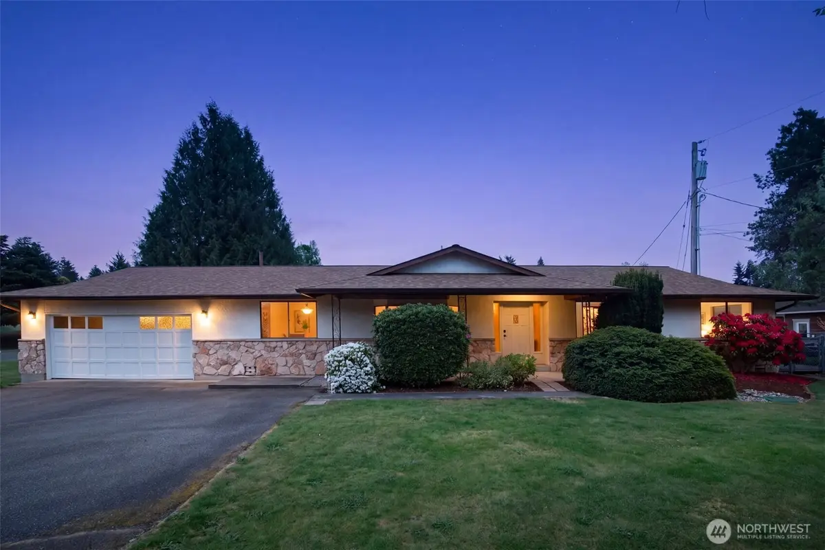 20229 24th Avenue W, Lynnwood, WA 98036 - #1