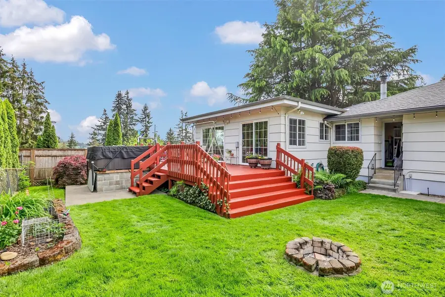 602 N 16th Avenue, Kelso, WA 98626 - #2