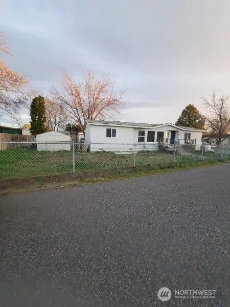 6750 Desert View Drive, West Richland, WA 99353