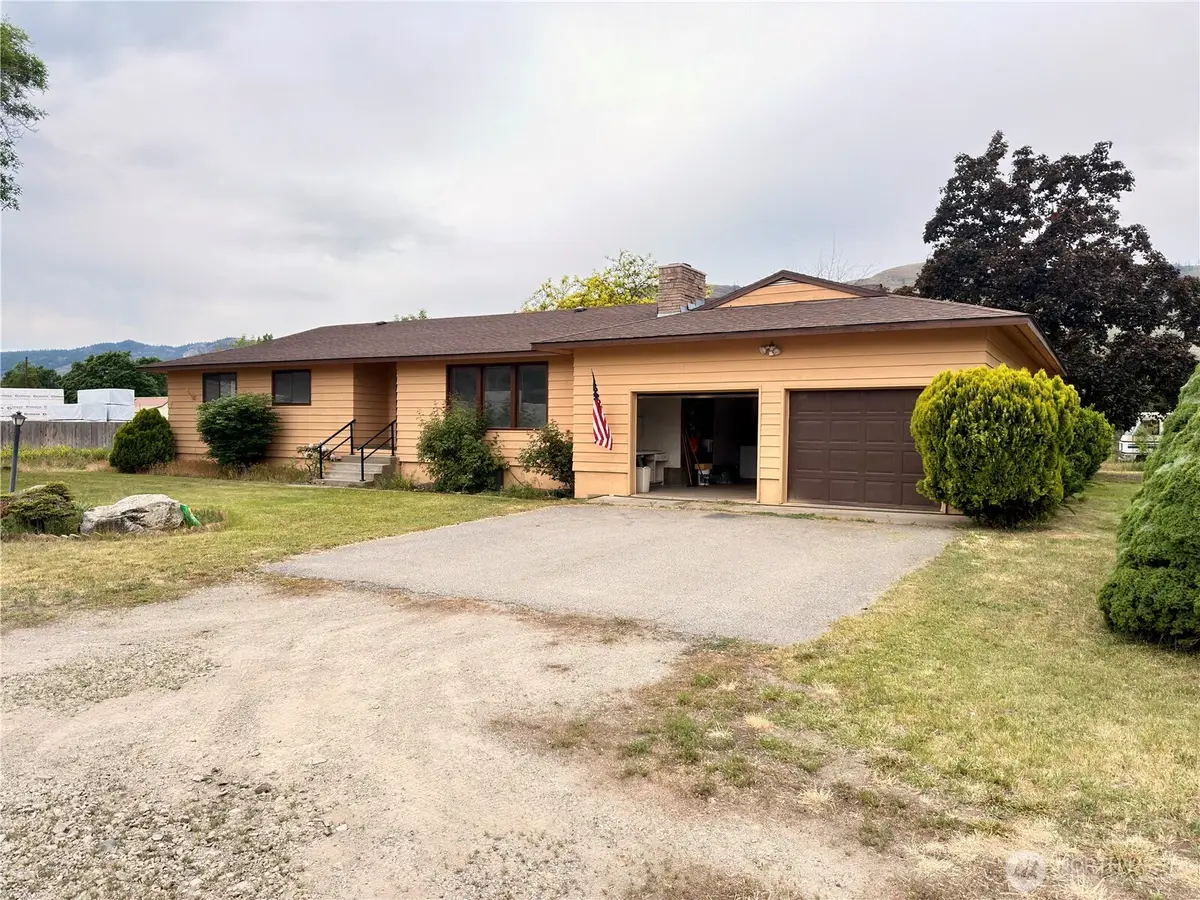 504 9th Avenue, Oroville, WA 98844 - #1