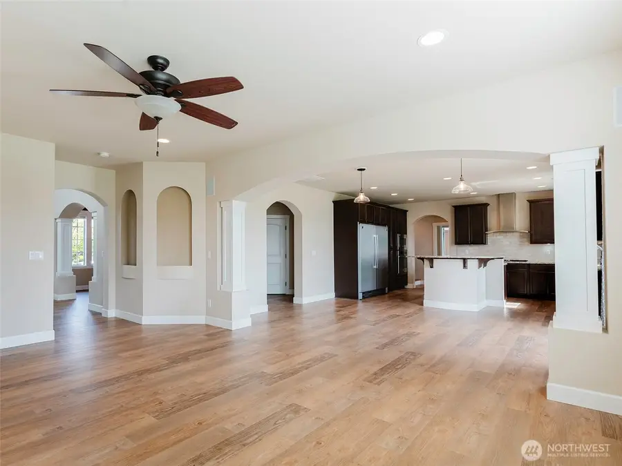 1424 40th Street Se, Puyallup, WA 98372 - #2