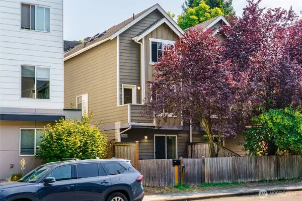5260 Brooklyn Avenue Ne, Seattle, WA 98105
