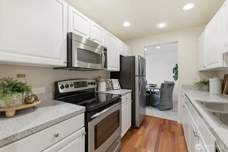 2929 76th Avenue Se #410, Mercer Island, WA 98040 - #3