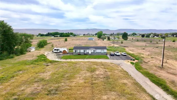 174958 W Apricot Rd, Grandview, WA 98930