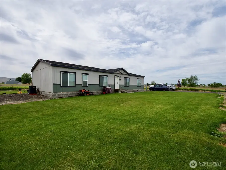 174958 W Apricot Rd, Grandview, WA 98930 - #2