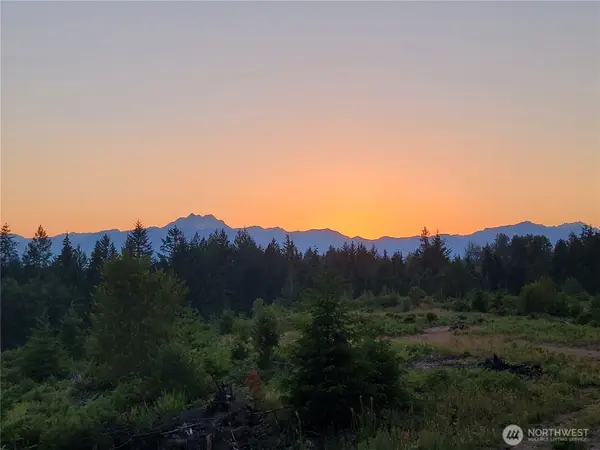 63 Wayne Road W, Seabeck, WA 98380