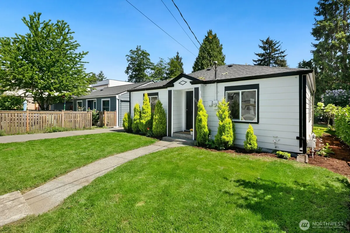 9032 15th Avenue Sw, Seattle, WA 98106 - #1