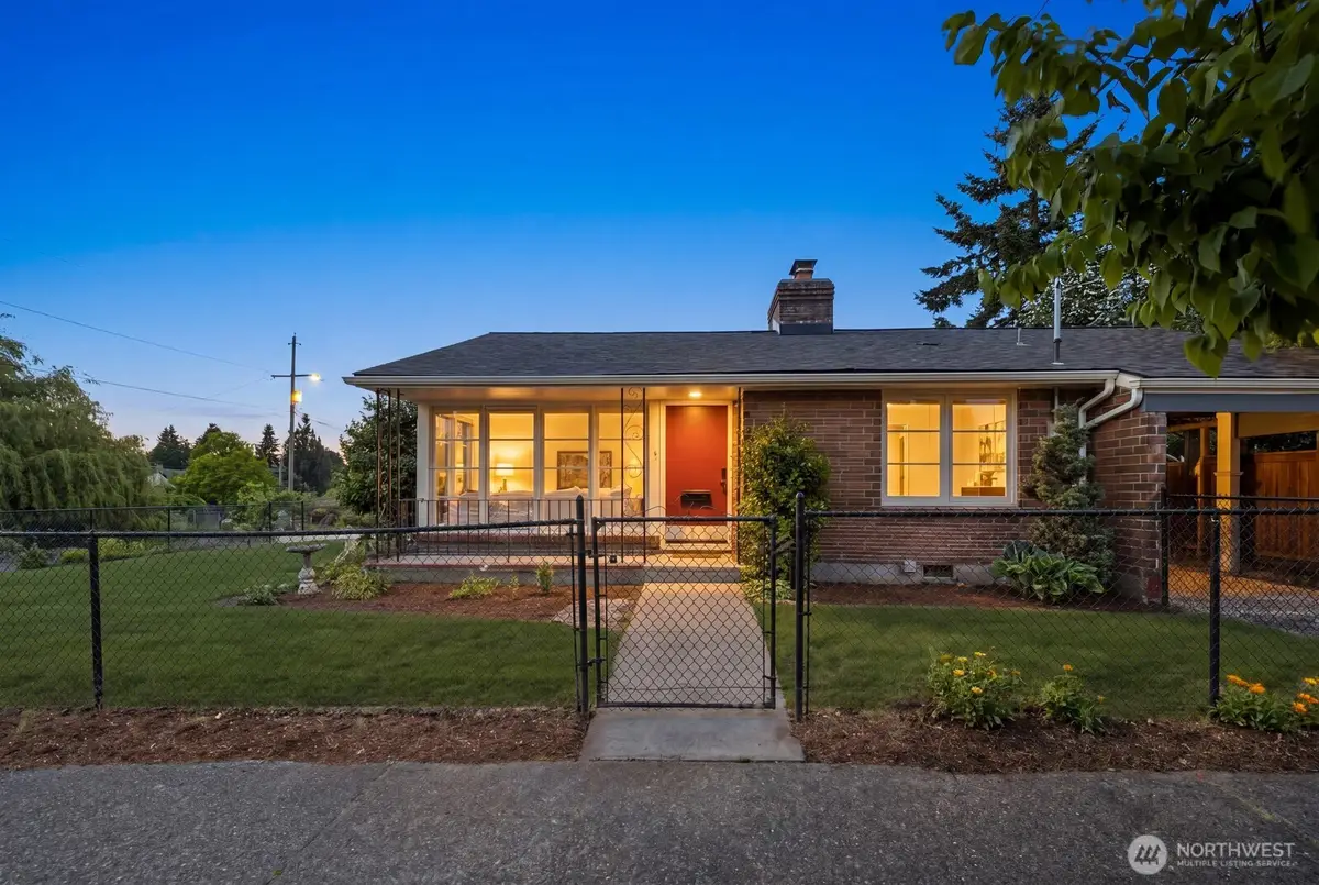 7904 39th Avenue Sw, Seattle, WA 98136 - #1