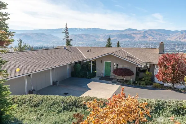 602 Daniels Drive, East Wenatchee, WA 98802
