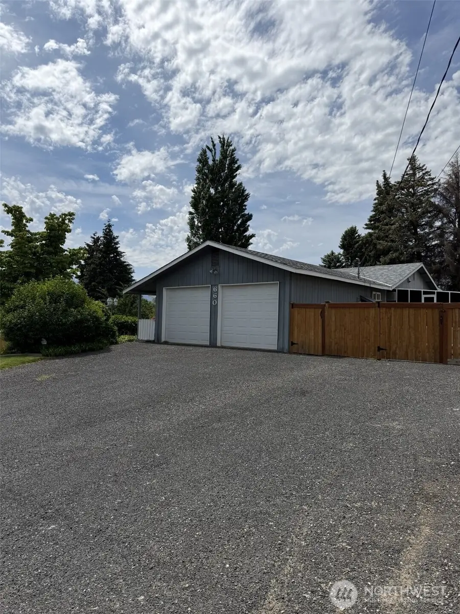 660 N Keller, East Wenatchee, WA 98802 - #3