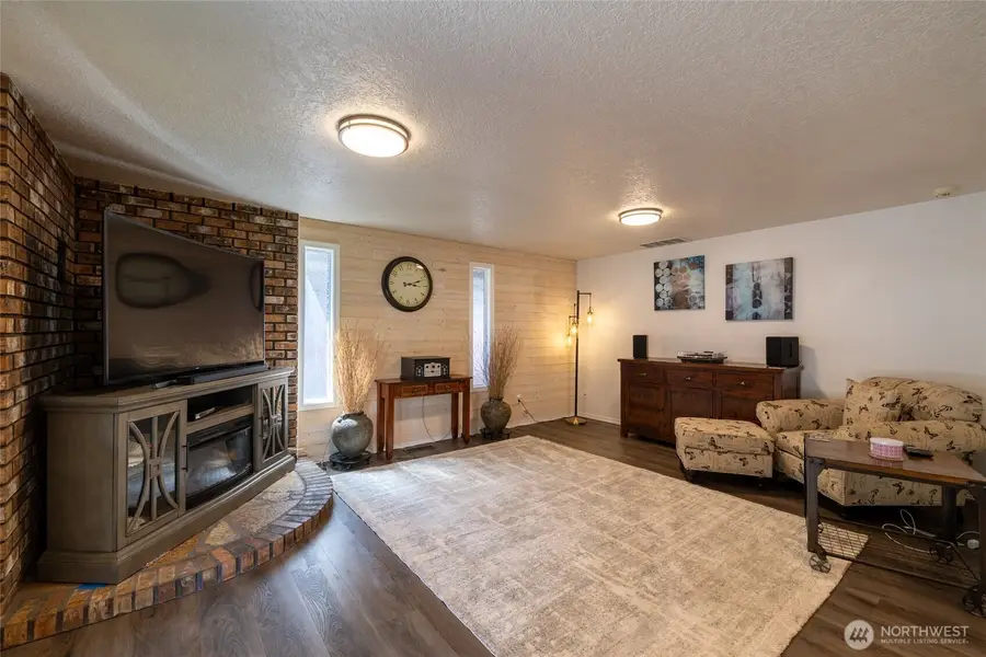 137 Sunnyside Drive, Centralia, WA 98531 - #3