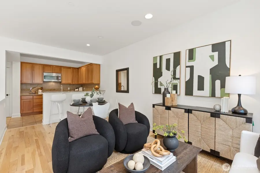 4208 Linden Avenue N, Seattle, WA 98103 - #3