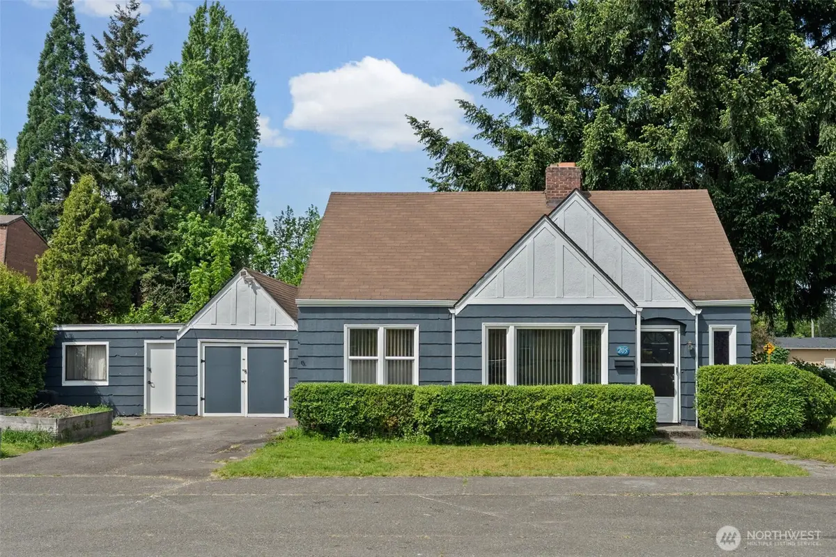 205 W Saar Street, Kent, WA 98032 - #1