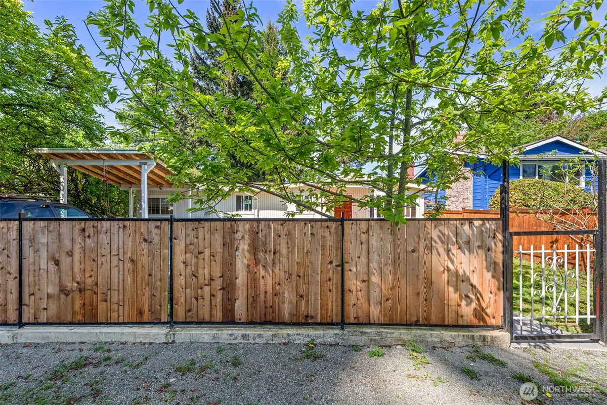 13721 37th Avenue Ne, Seattle, WA 98125 - #1