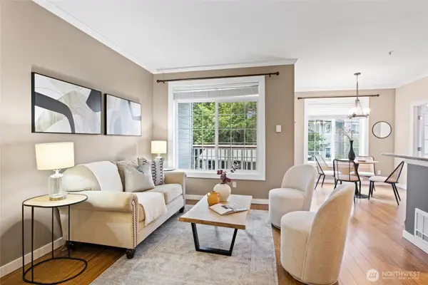 18505 SE Newport Way #D118, Issaquah, WA 98027