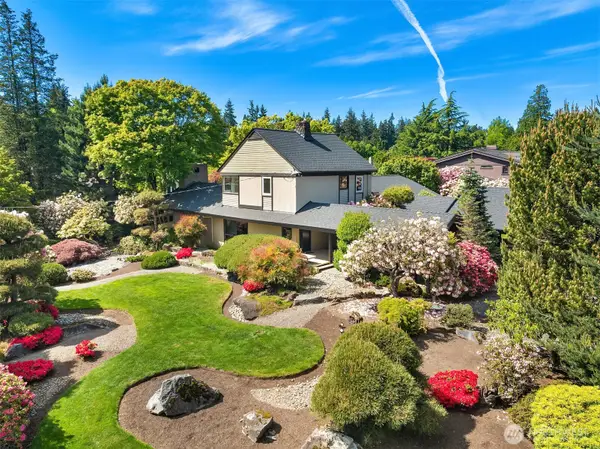 7720 NE 8th Street, Medina, WA 98039
