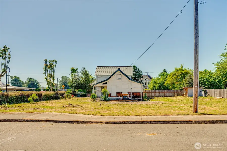 512 Davidson Avenue, Woodland, WA 98674 - #2