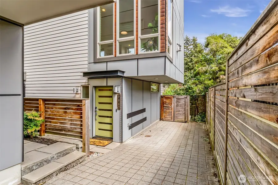 8840 Interlake Avenue N, Seattle, WA 98103 - #2