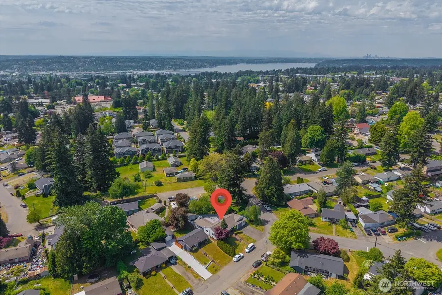 691 Redmond Avenue Ne, Renton, WA 98056 - #2