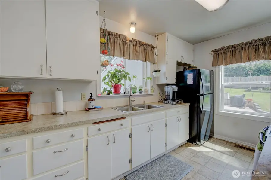 2901 Sunset Highway, East Wenatchee, WA 98802 - #3