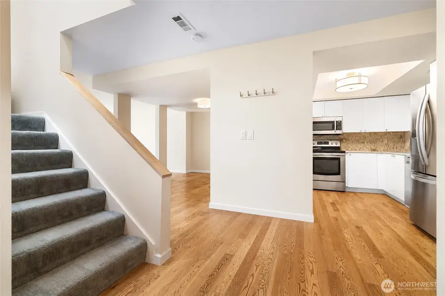 10840 NE 35th Place #2, Bellevue, WA 98004 - #3