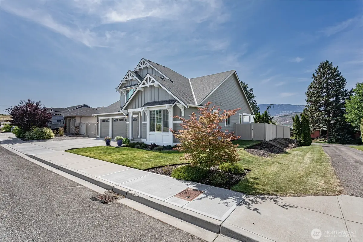 2028 SE Legacy Place, East Wenatchee, WA 98802 - #1