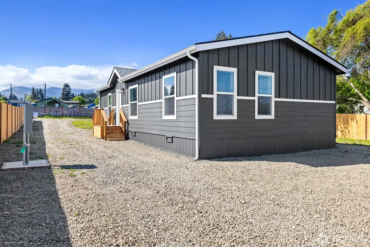 2362 E 5th Avenue, Port Angeles, WA 98362 - #1