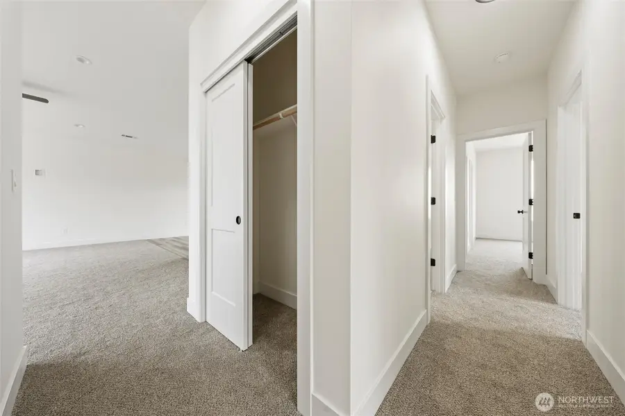 1219 E Mt Hood Street, Othello, WA 99344 - #2