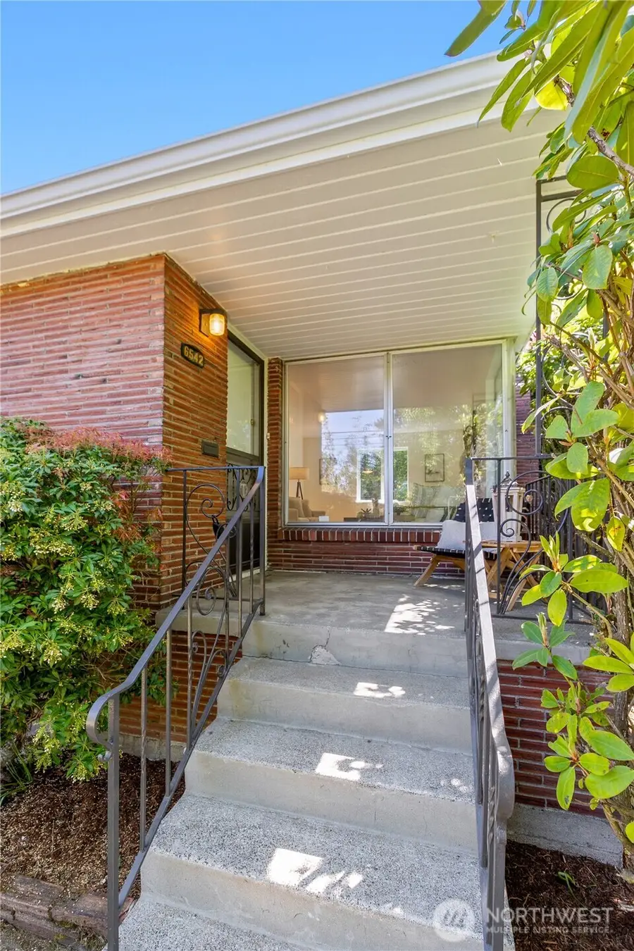 6542 43rd Avenue Ne, Seattle, WA 98115 - #2