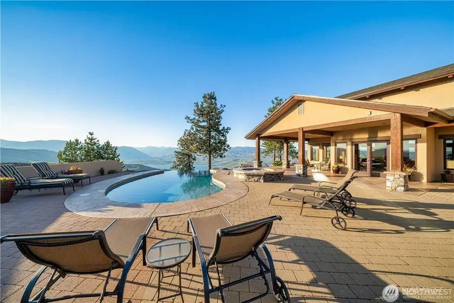 300 Hawks Ridge Road, Chelan, WA 98816 - #2