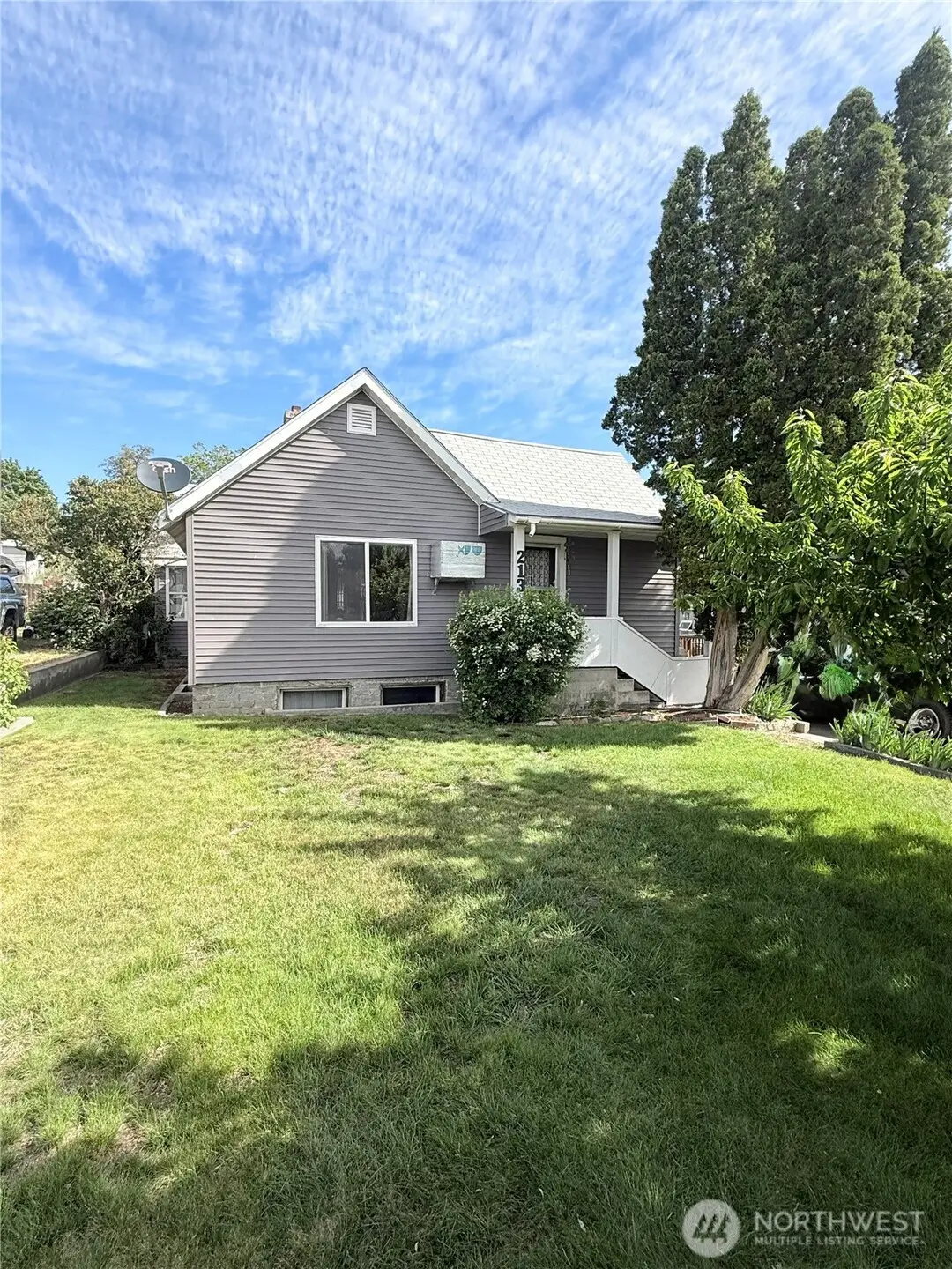 213 Bartlett Avenue E, Omak, WA 98841 - #1