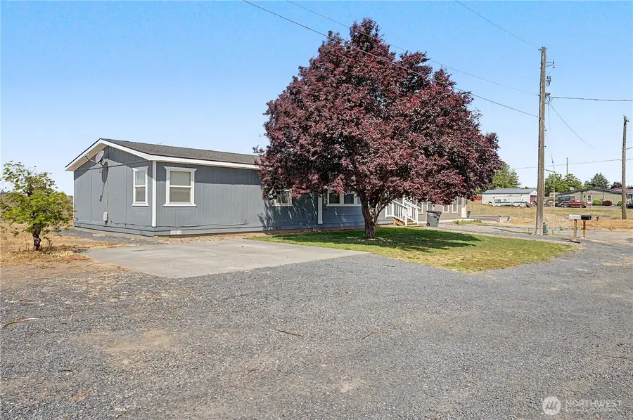 723 S Jackson Street, Warden, WA 98857 - #3
