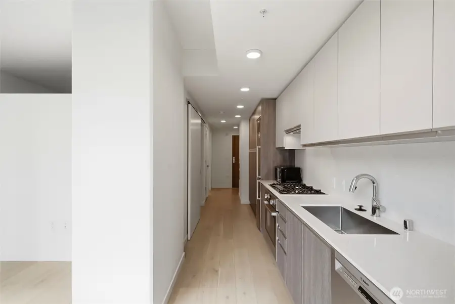 800 Columbia Street #702, Seattle, WA 98104 - #3