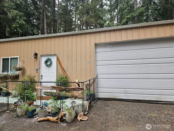 11 N Hamma Hamma Drive W, Hoodsport, WA 98548