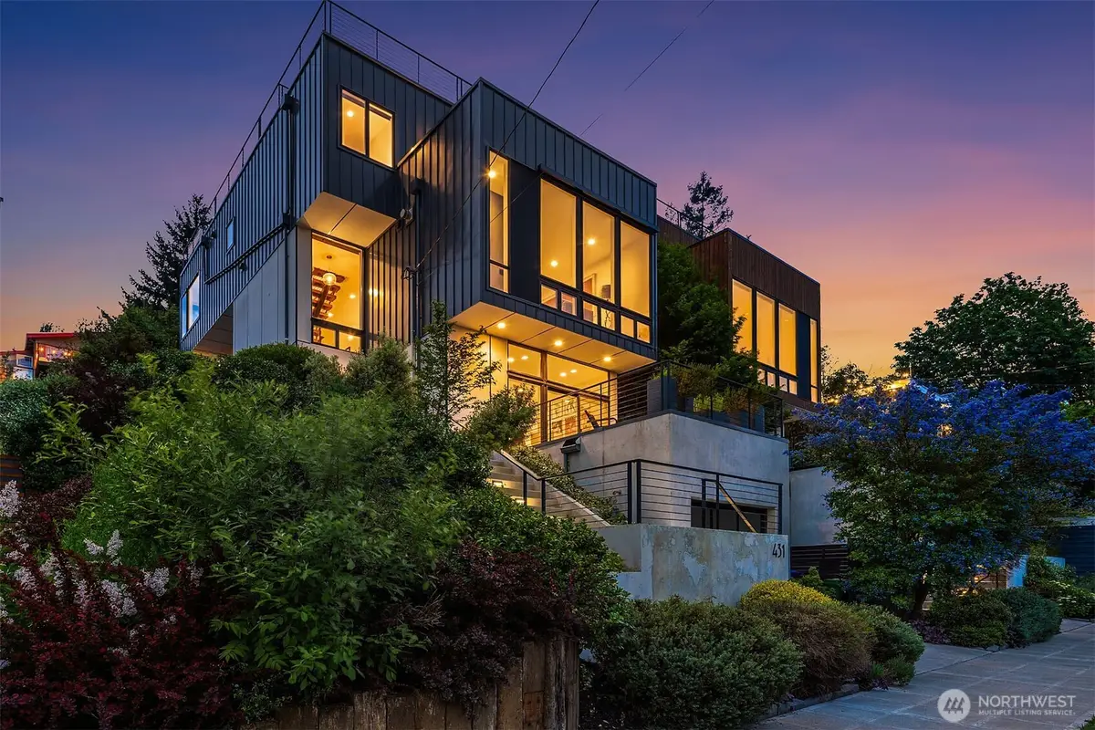 431 26th Avenue E, Seattle, WA 98112 - #1