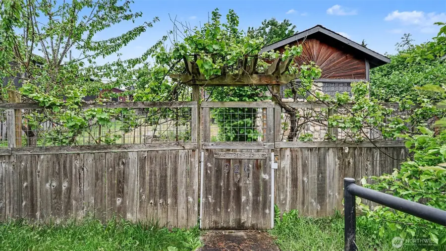 926 E Marine View Drive, Everett, WA 98201 - #2