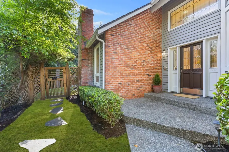 9925 SE 5th Street, Bellevue, WA 98004 - #2