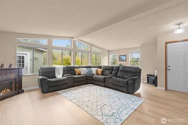 17373 Woodcrest Drive Ne, Bothell, WA 98011