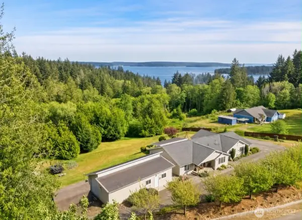 171 E Rauschert Road, Grapeview, WA 98546