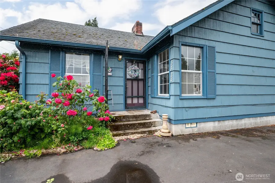 3324 Ocean Beach Highway, Longview, WA 98632 - #3