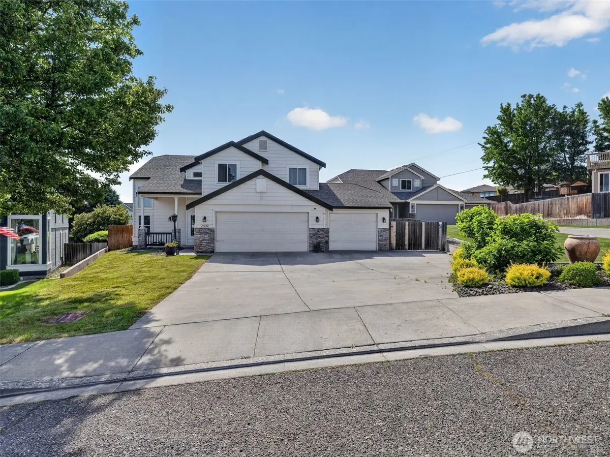 2509 W 35th Avenue, Kennewick, WA 99337 - #1
