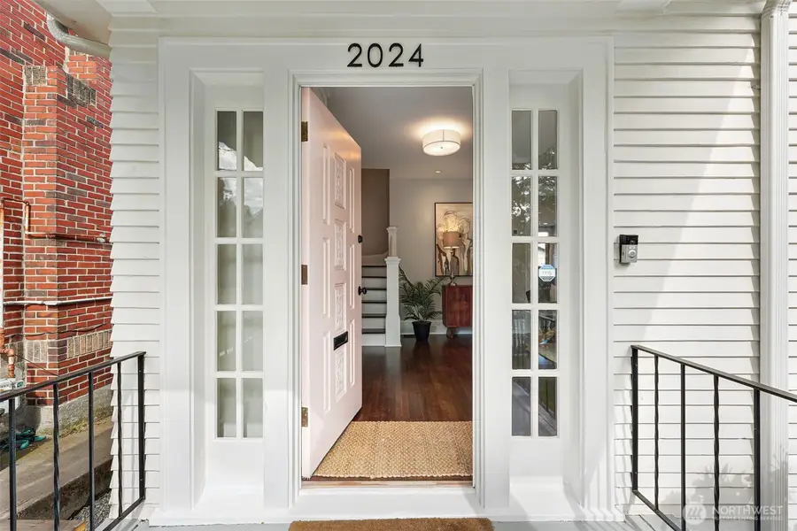 2024 31st Avenue S, Seattle, WA 98144 - #2