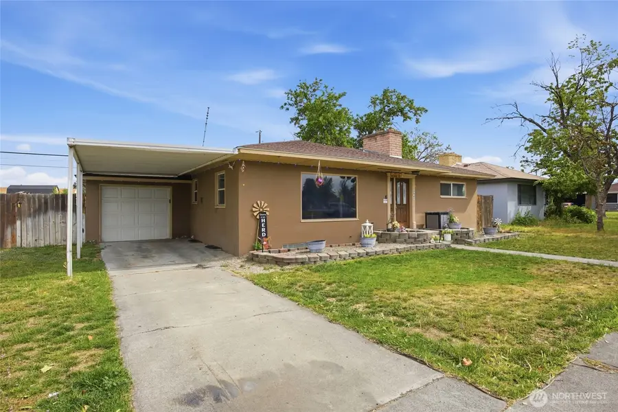 938 E Hill Avenue, Moses Lake, WA 98837 - #2