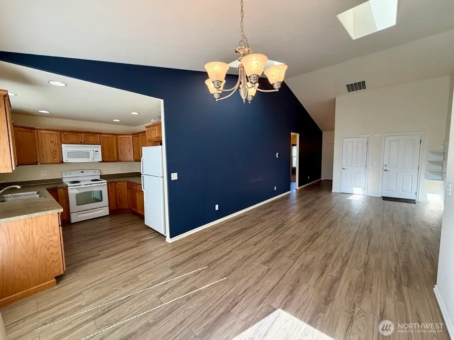 913 S 90th Avenue #2, Yakima, WA 98908 - #3