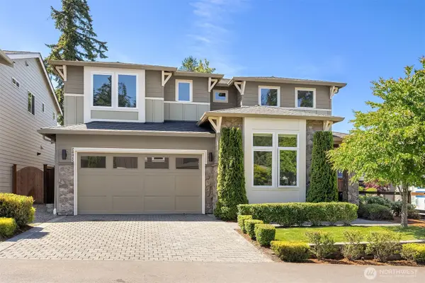 20045 10th Avenue Nw #11, Shoreline, WA 98177