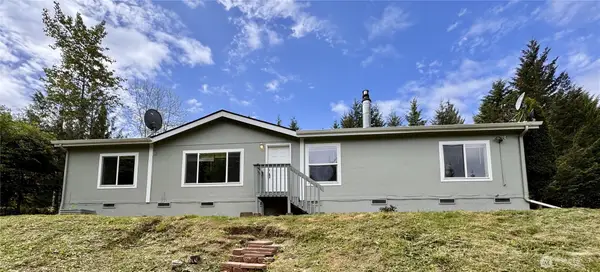60 N Charles Place, Hoodsport, WA 98548