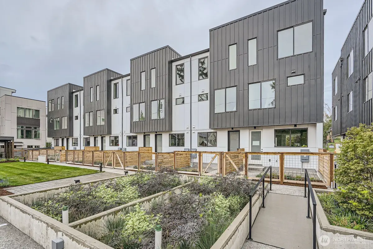 6610 Carleton Avenue S #B, Seattle, WA 98108 - #1